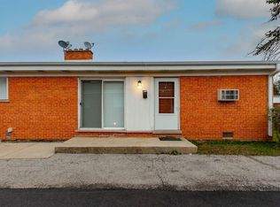 440 W Division St APT 2, Villa Park, IL 60181