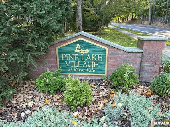 51 Pine Lake Ter, River Vale, NJ 07675