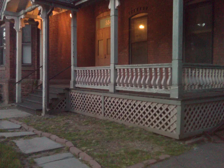 354 Laurel St #2B — Photo 1