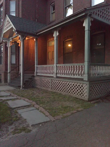 354 Laurel St Photo 1