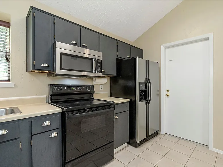 6903 Foxmont Ln — Photo 11