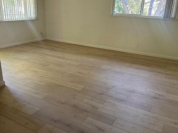 4th image of 1925 Donner Ave APT 4
