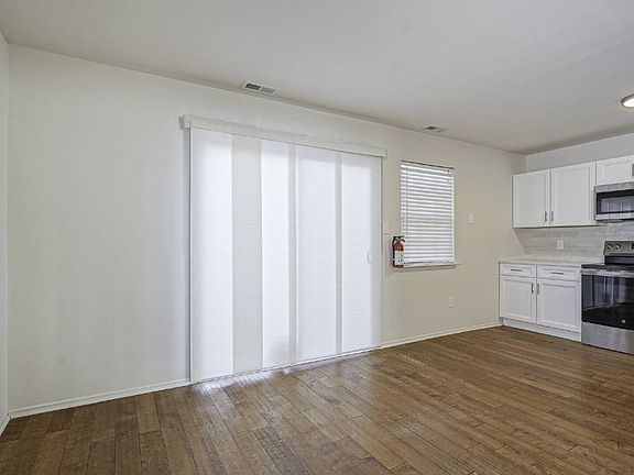 5th image of 3312 Larkspur Ct