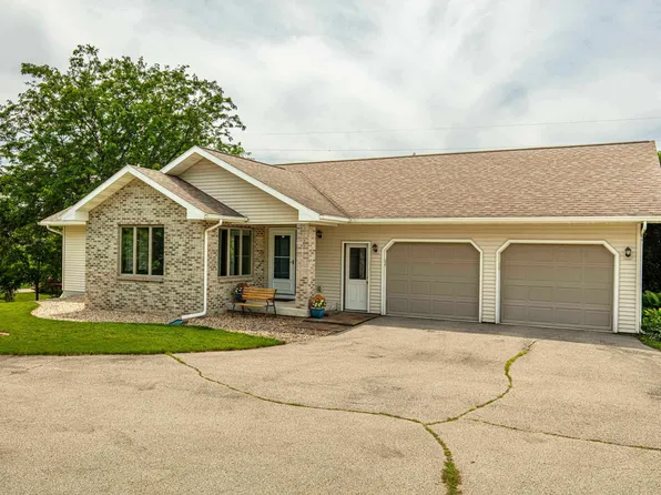 W5676 Rolling Acres Ln, Monroe, WI 53566