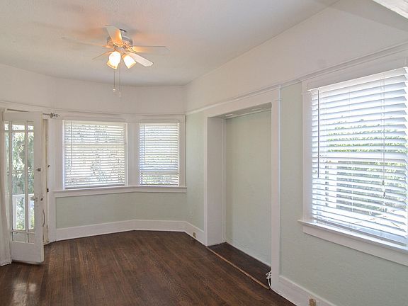 Big doble-hung windows all around