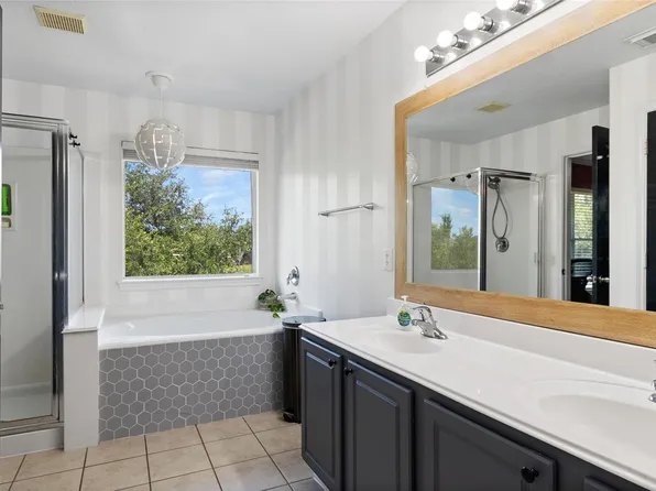 417 Folk Crest Ln, Dickinson, TX 77539