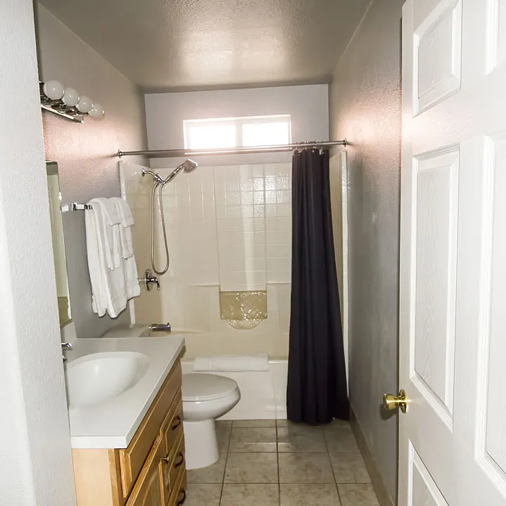 4949 Desert Knoll Ave #31