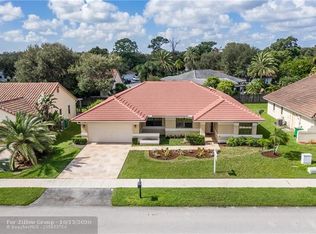3041 Old Orchard Rd, Davie, FL 33328
