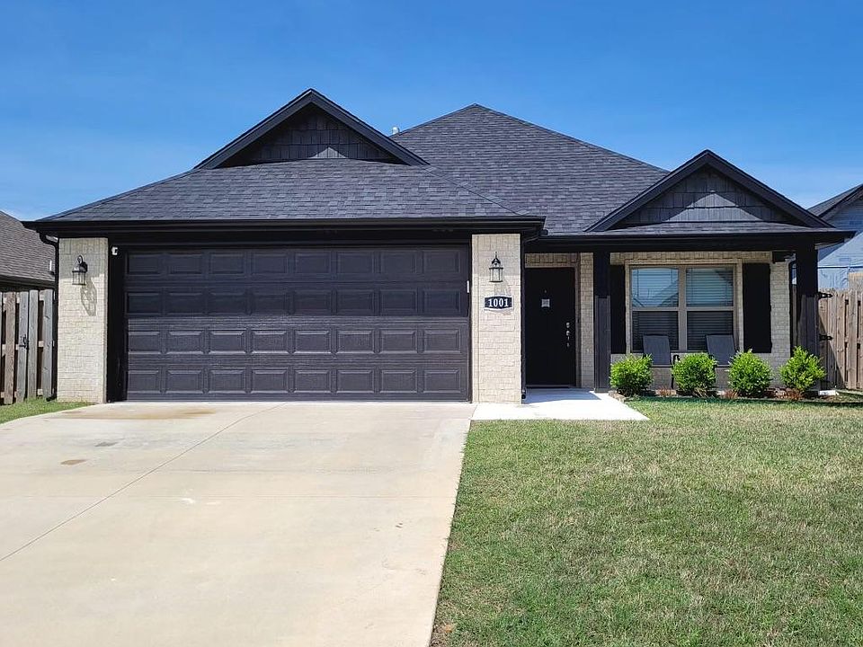 1st image of 1001 Lakeview Dr