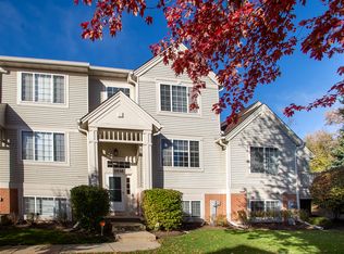 1436 New Haven Dr, Cary, IL 60013