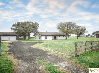 1463 Farik Rd, Port Lavaca, TX 77979