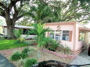 54 Bonny Shores Dr, Lakeland, FL 33801