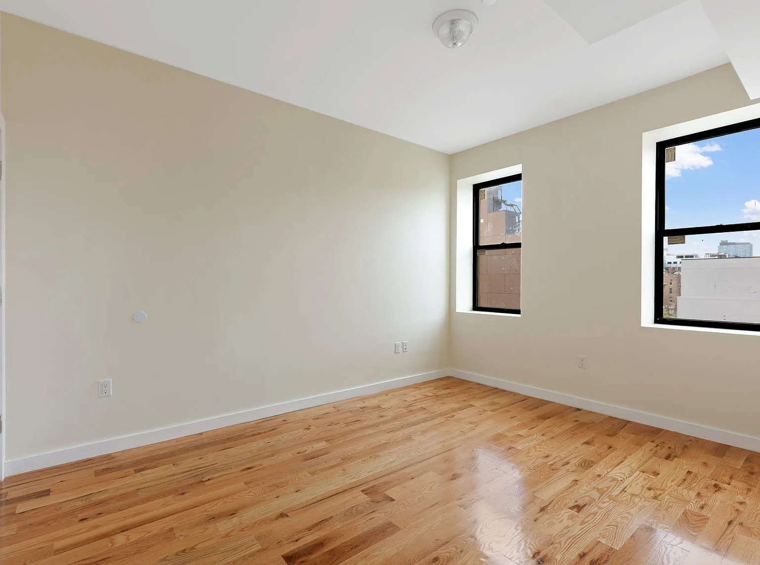 1107 Rogers Avenue — Photo 2