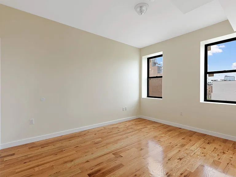 1107 Rogers Ave #3B — Photo 2