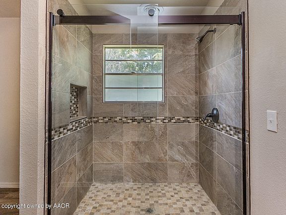 3rd image of 5109 Greenway Pl