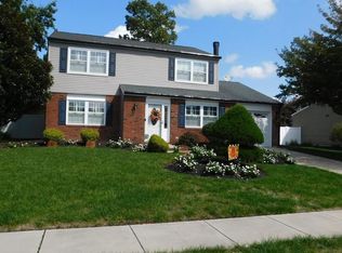 29 Brookside Dr, Sewell, NJ 08080
