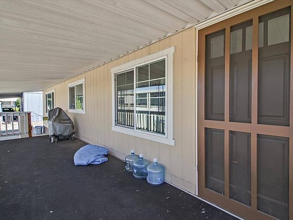 4th image of 548 Mountain Home Dr