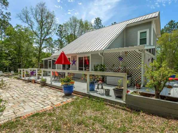 107 Wildlife Ln, Crawfordville, FL 32327