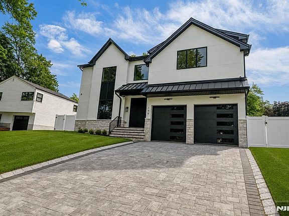 2nd image of 190 Denver Road