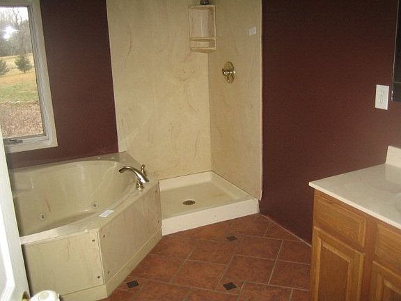 4th image of 796 Township Road 1600