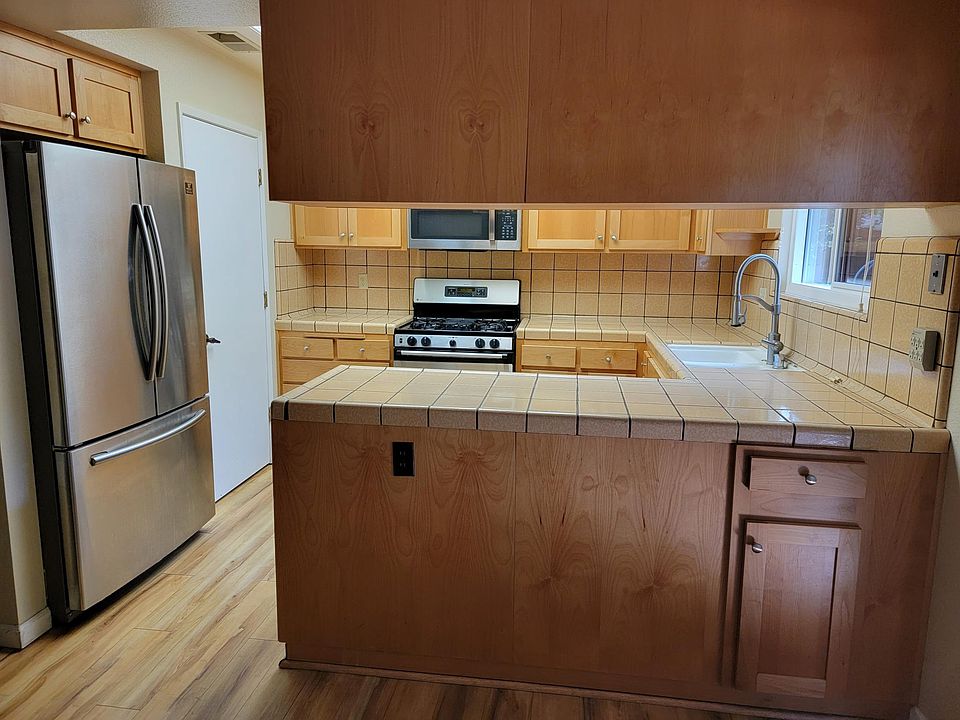 1st image of 54 Northwood Commons Pl