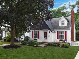 1944 Lakeview Ave, Rocky River, OH