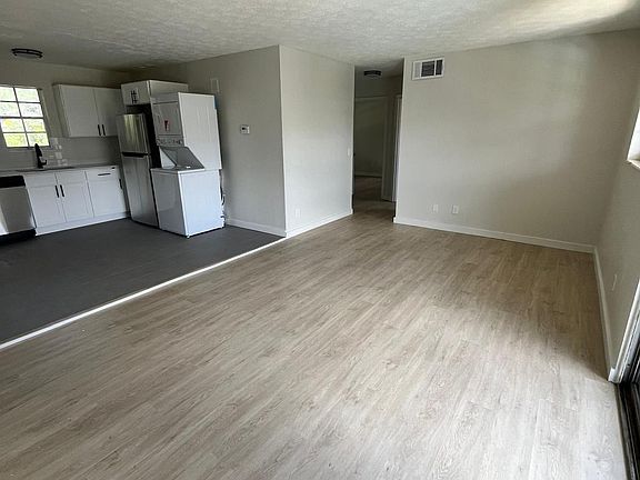 2nd image of 5984-5985 Windsor Forest Dr #5984-18
