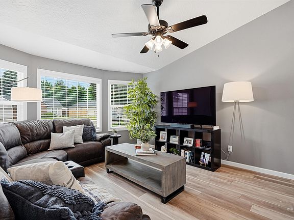 5th image of 1937 S Peppercorn Pl