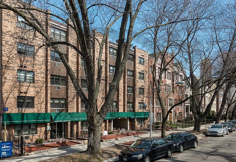 1st image of 660 W Wrightwood Ave #660509
