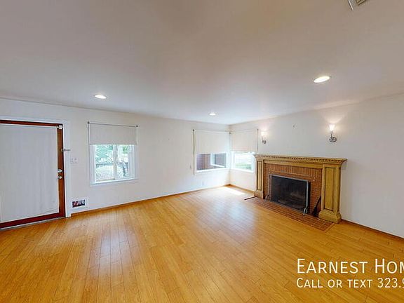 2nd image of 2577 S Bundy Dr