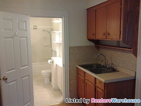 4th image of 857 Oakdale Ave #2