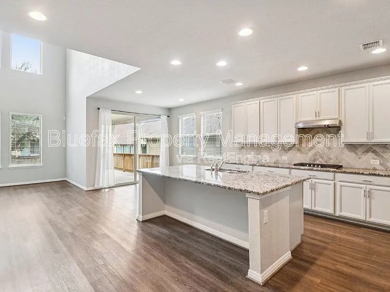 13840 Tribeca — Photo 12