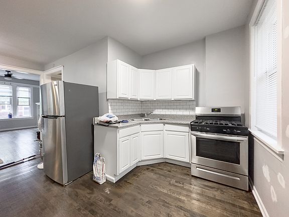 4th image of 1253 W Rosemont Ave #4