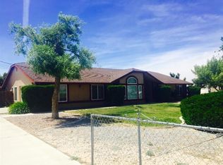 9950 11th Ave, Hesperia, CA 92345