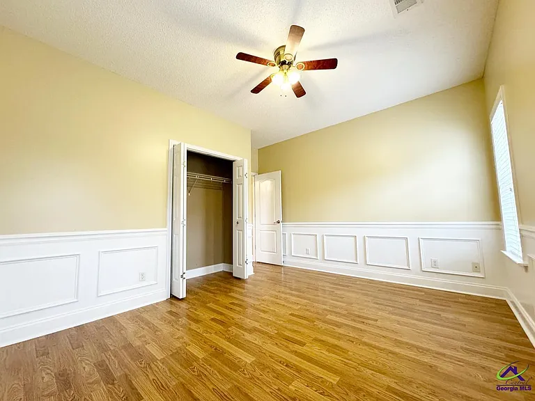 701 Victoria Cir — Photo 23