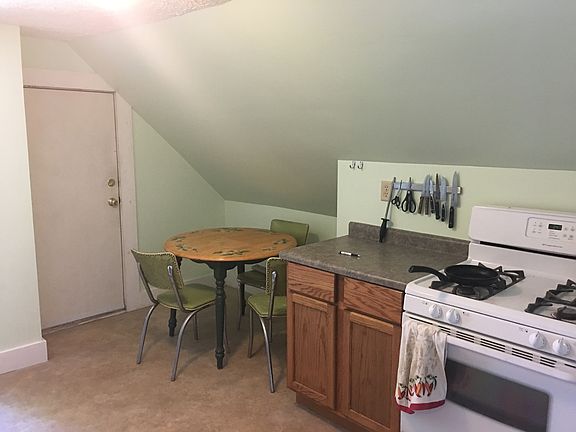 Upper level kitchen 