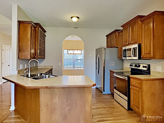 5th image of 204 Cheyenne Dr