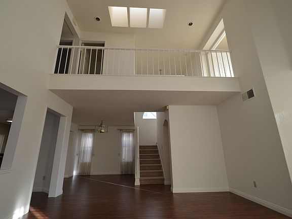 3rd image of 16325 Deerpath Ln