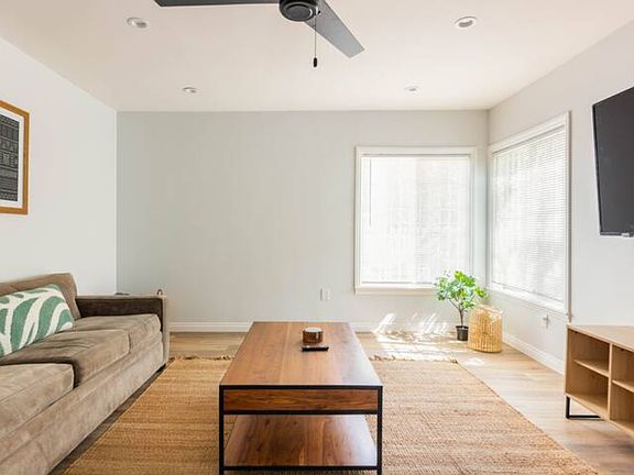 4th image of 201 Stepney St #201