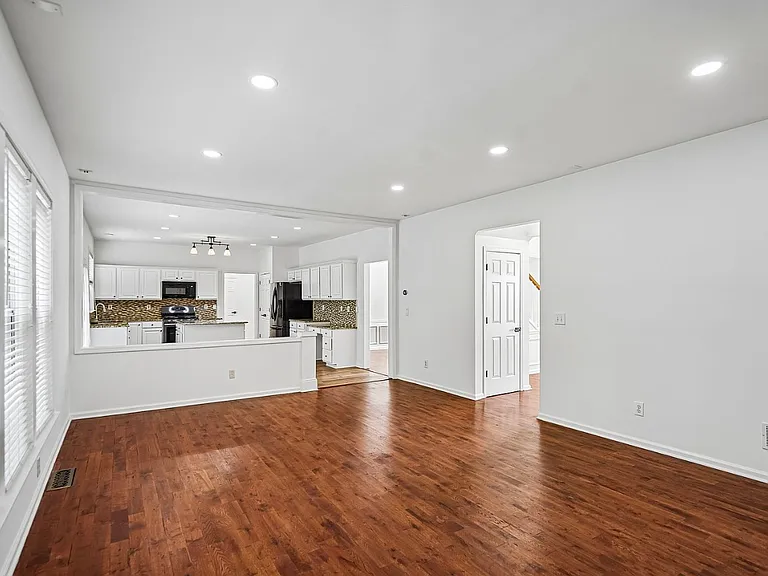 5157 Wellisford Ct #A — Photo 6