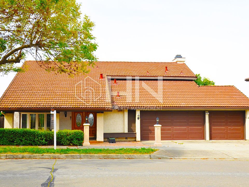 1st image of 45245 Onondaga Dr