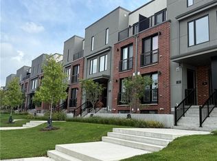 99 Roger St #8, Waterloo, ON N2J1A4