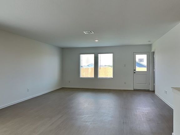 5th image of 3707 Longleaf Dr