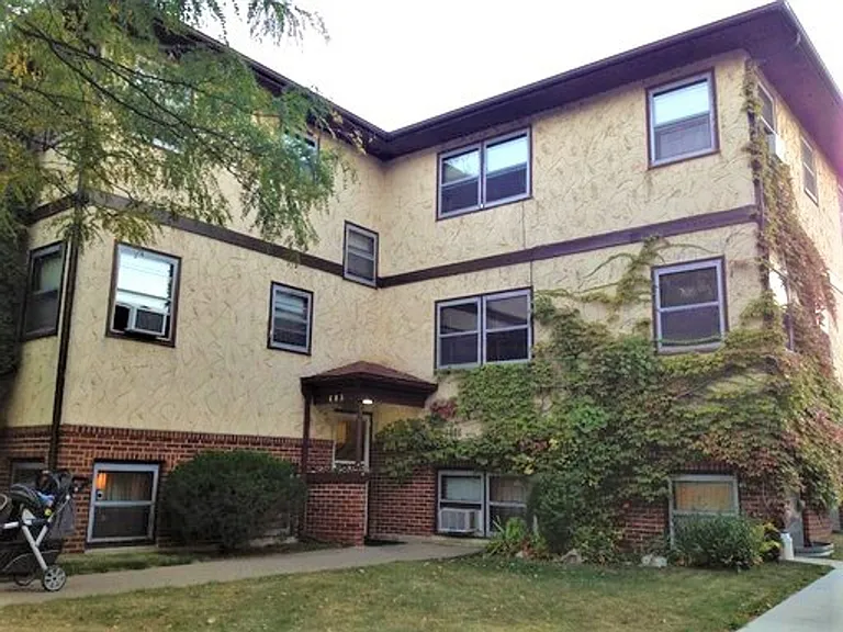 605 S Phillips Ave — Photo 1
