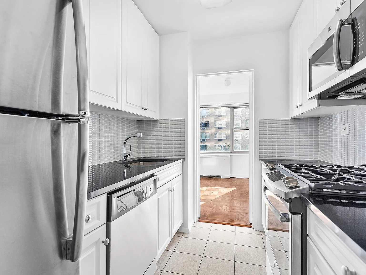 445 East 80th Street — Photo 4