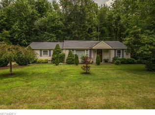 5041 Garrett Dr, North Ridgeville, OH 44039