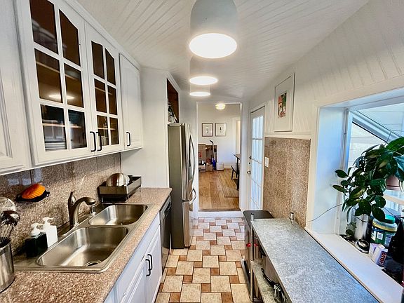 3rd image of 461 Potrero Ave