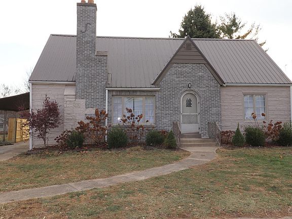 2nd image of 874 Fife Ave