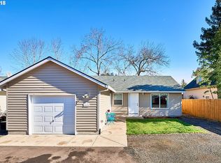 109 E 9th St, Newberg, OR 97132