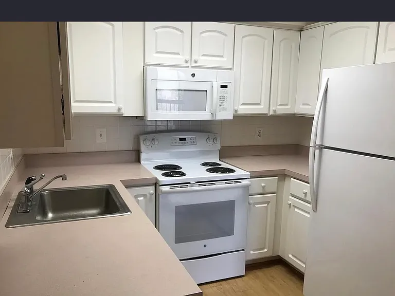 7401 Westlake Ter — Photo 3